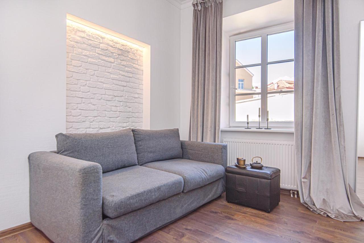 Welcoming Studio In Historic Vilnius With Free Parking By Urban Rent Apartment Ngoại thất bức ảnh